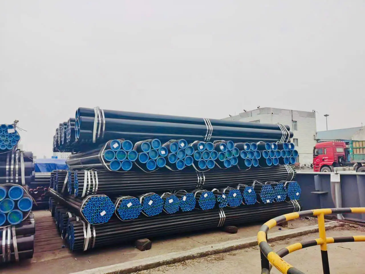 So sánh vật liệu, độ bền và chi phí
